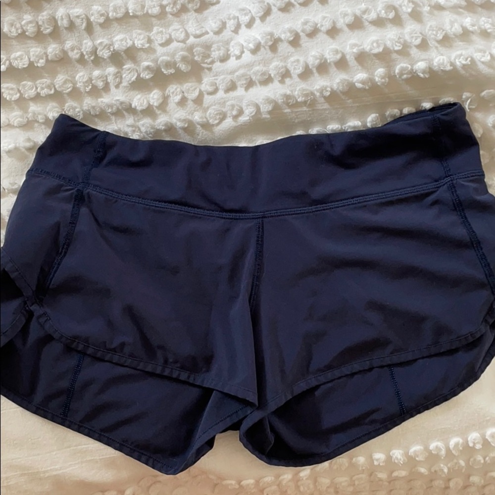 EUC lululemon 2.5 speed short size 6
